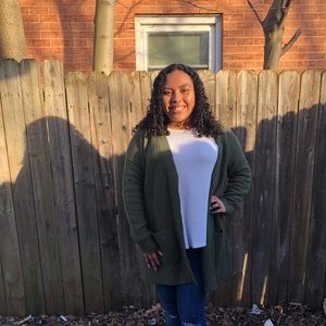 Meet your Posher, Liz